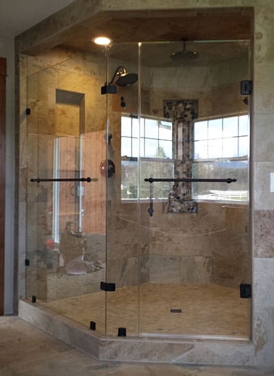 https://glassmaninc.com/wp-content/uploads/2021/03/neo-angle-shower-doors-NA-10.jpg